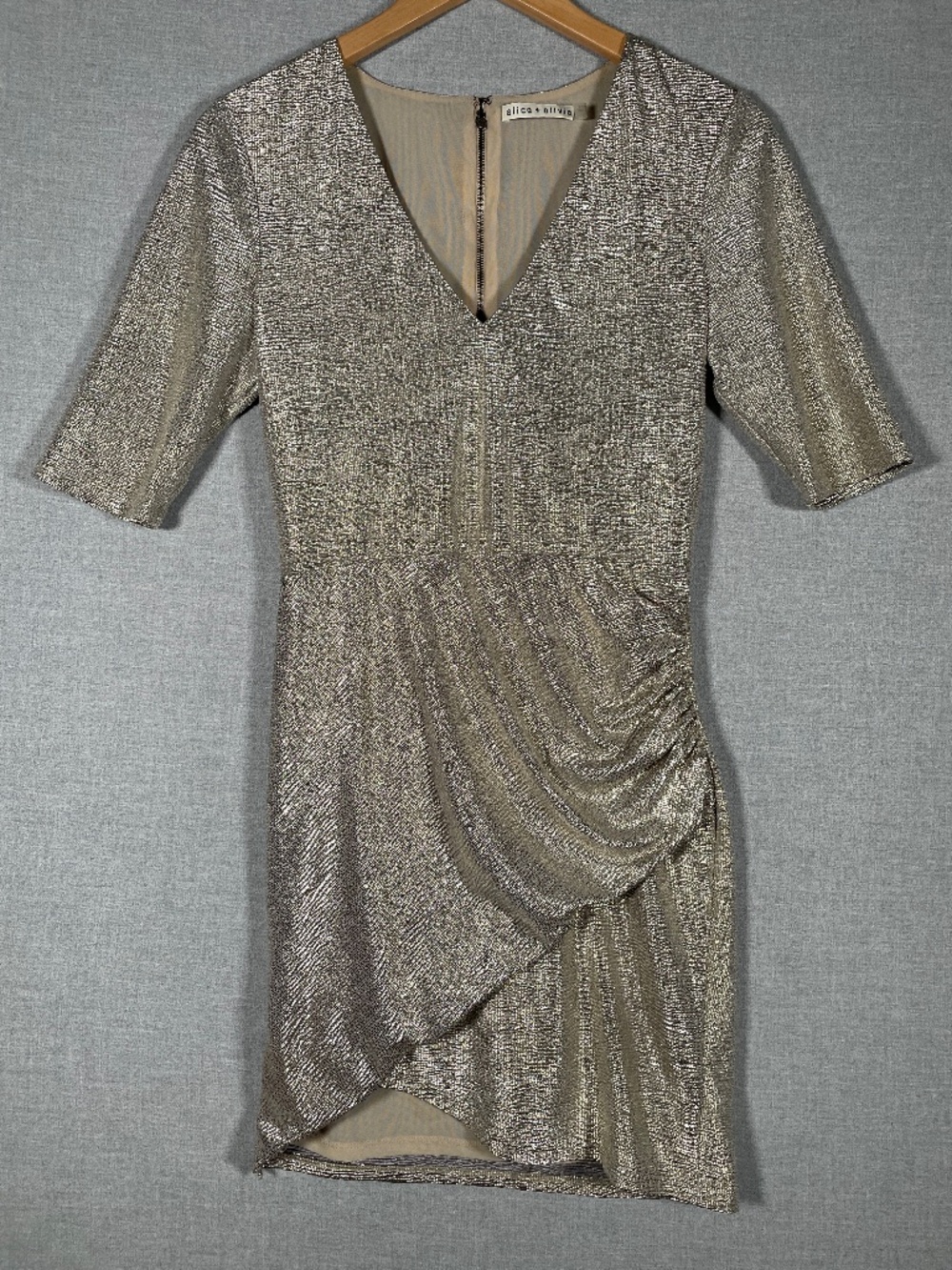 Alice + Olivia Judy Metallic Ruched Mini Dress Size 8 Gold Silver V-Neck Shimmer